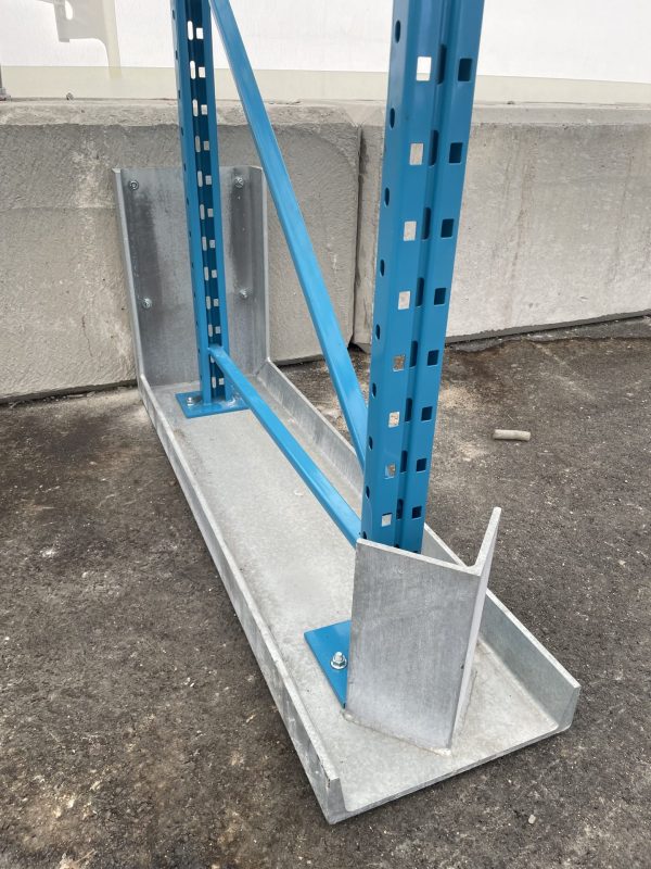 pallet racking installation with column protectors